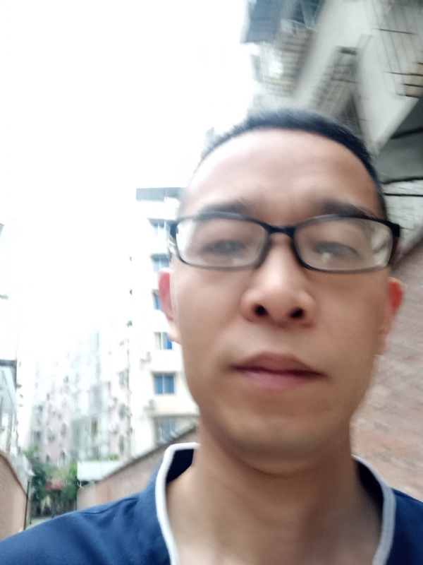 眼镜的第一张照片--四川中老年相亲网