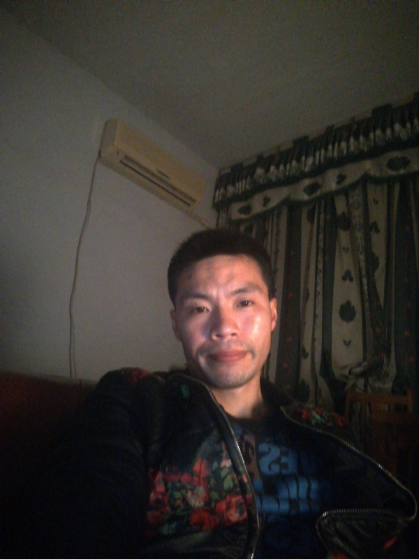 性情男儿的第一张照片--四川中老年相亲网