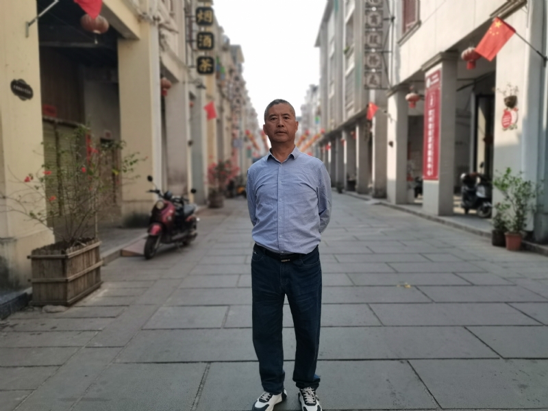 一粒尘埃的第一张照片--四川中老年相亲网